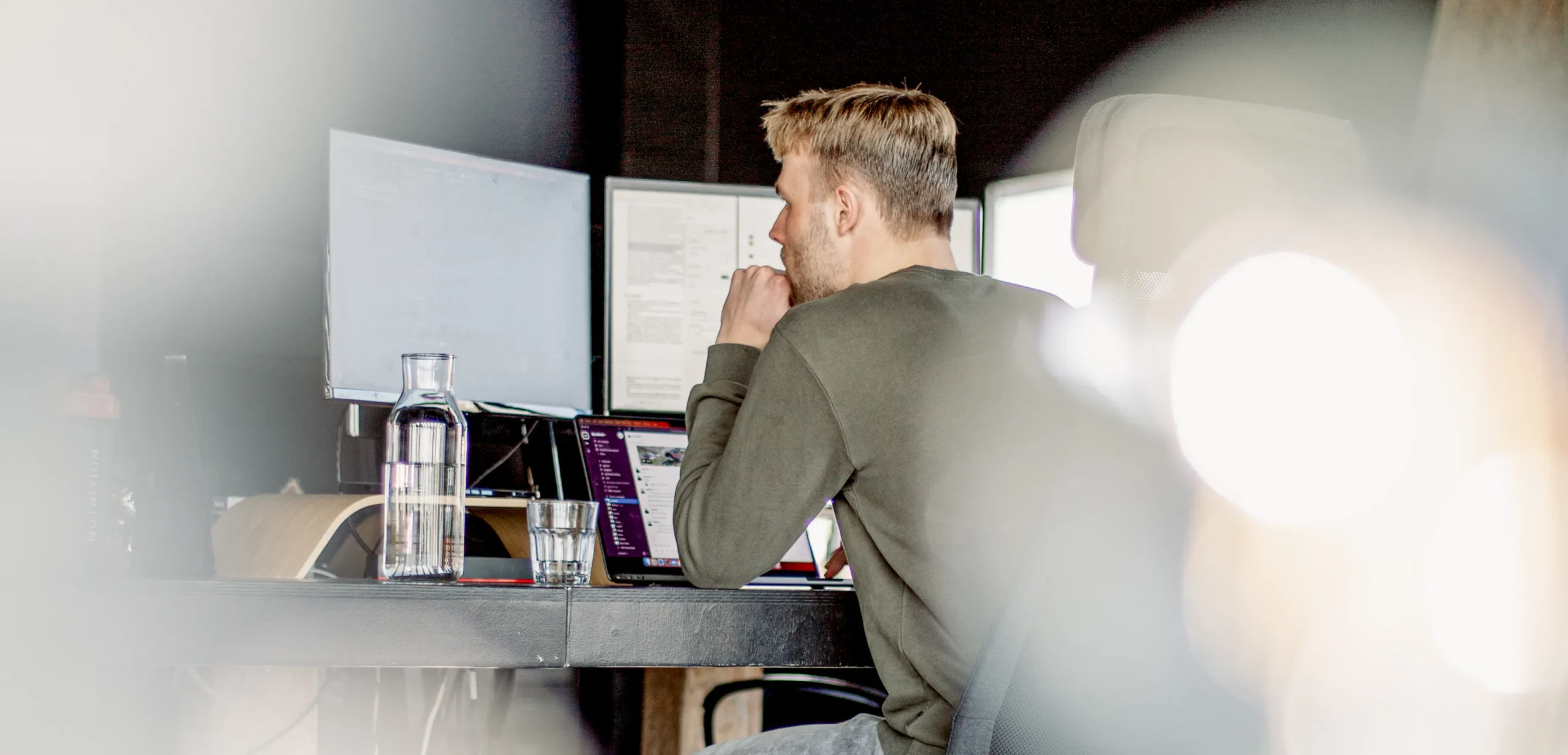 blackdesk-dienst-development-developer-schermen