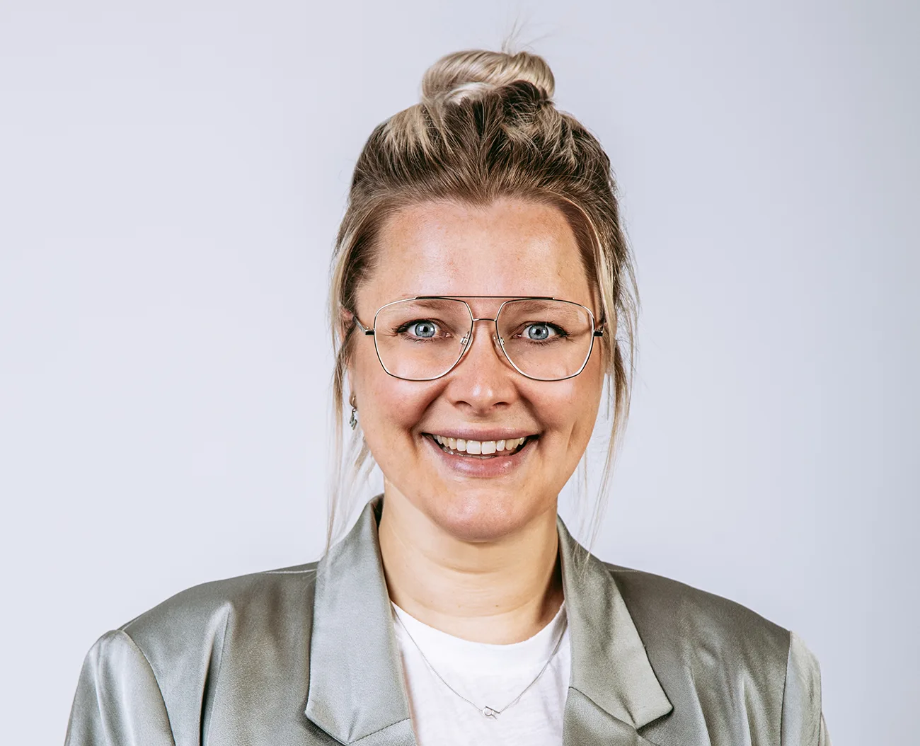 pauline-lachend
