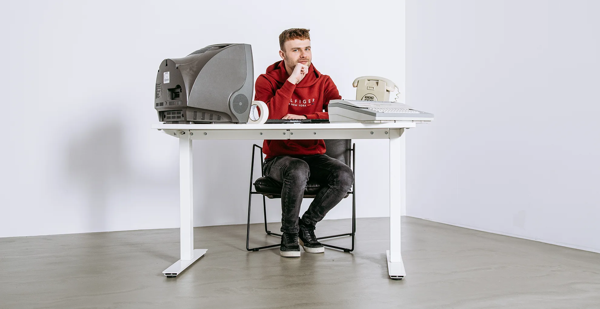 studio-desk