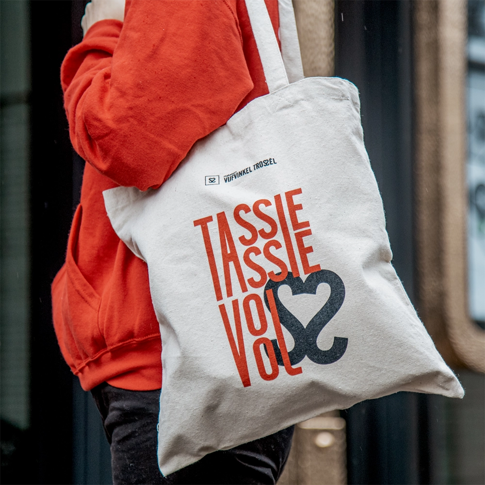 vijfvinkel-trossèl-slider-tas-tassie-vol-case-blackdesk